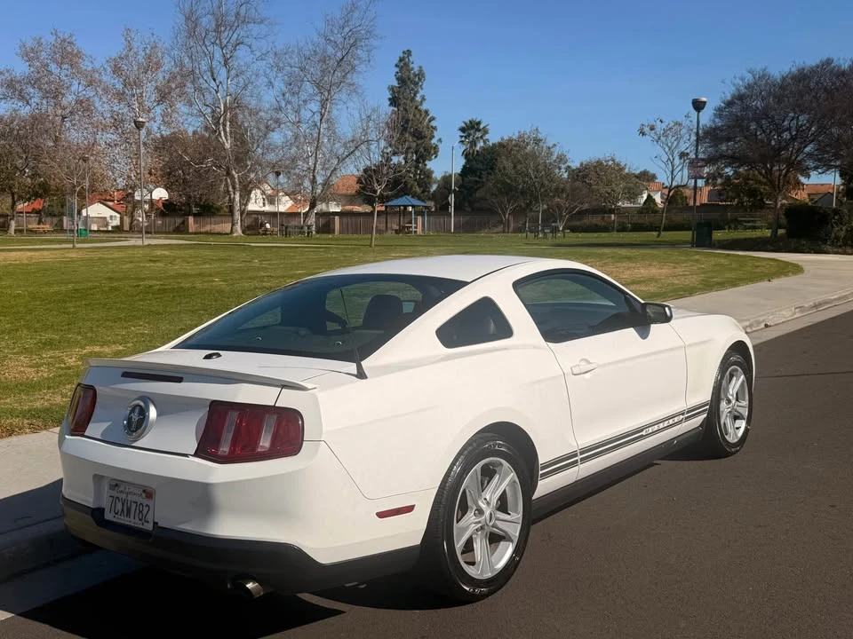 2010 Ford S197 Mustang - Image 3 of 13