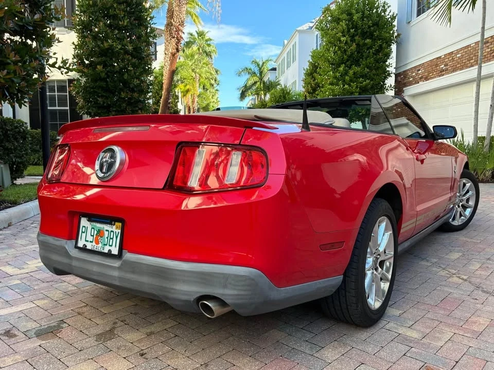 2010 Ford S197 Mustang - Image 3 of 12