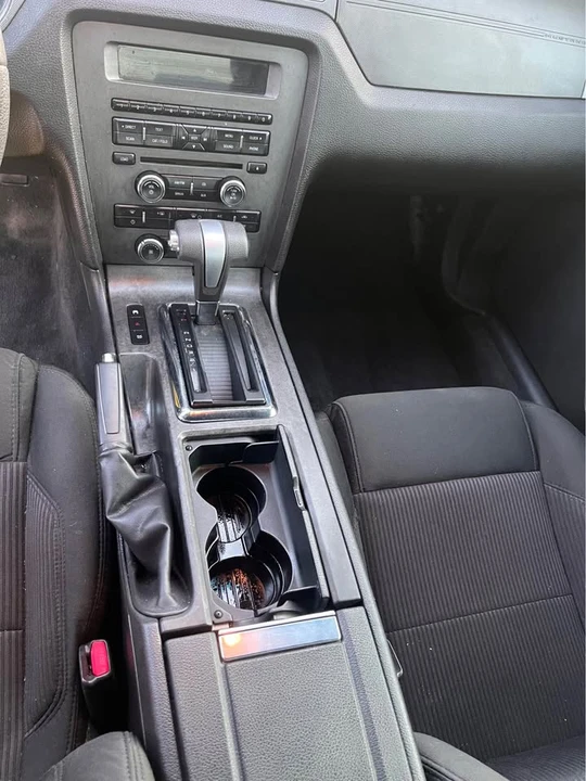 2010 Ford S197 Mustang - Image 11 of 13