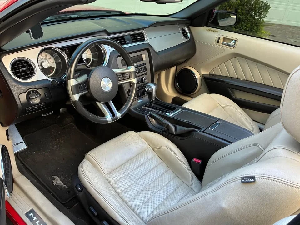 2010 Ford S197 Mustang - Image 4 of 12