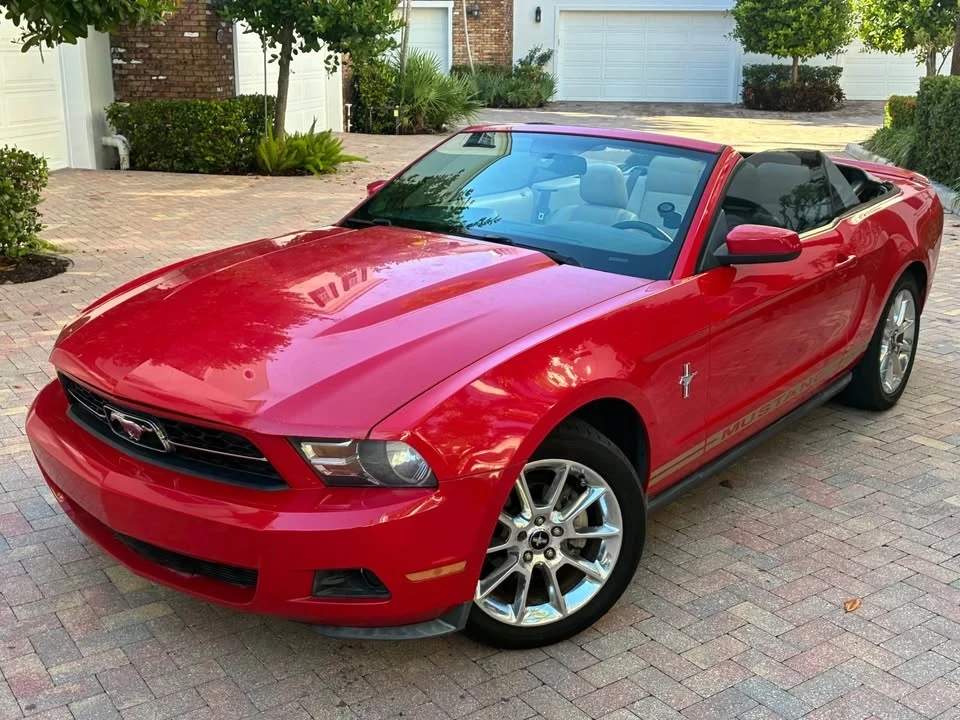 2010 Ford S197 Mustang - Image 2 of 12