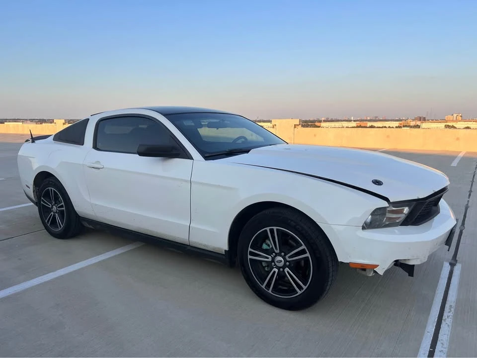 2010 Ford S197 Mustang - Image 2 of 13
