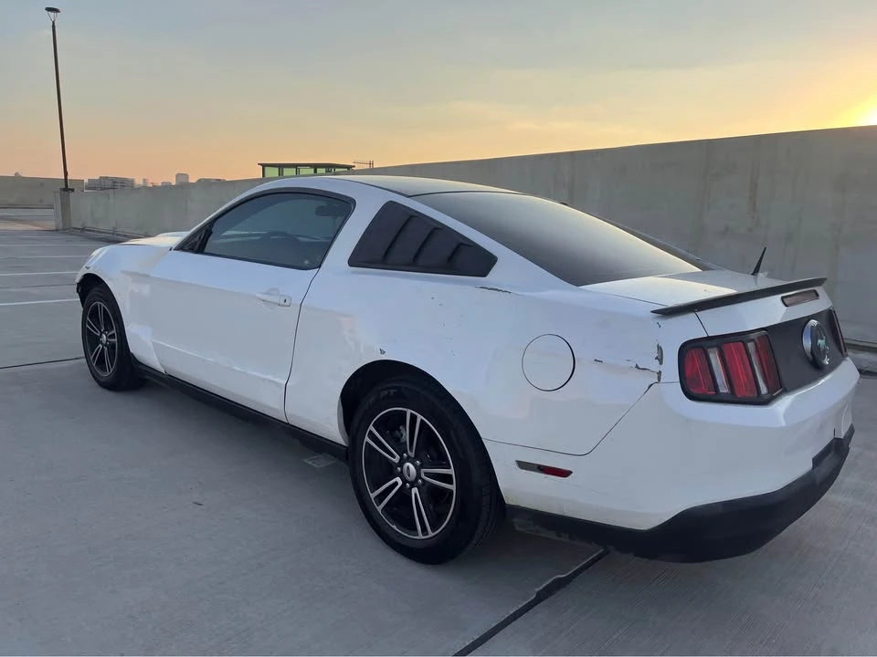 2010 Ford S197 Mustang - Image 5 of 13
