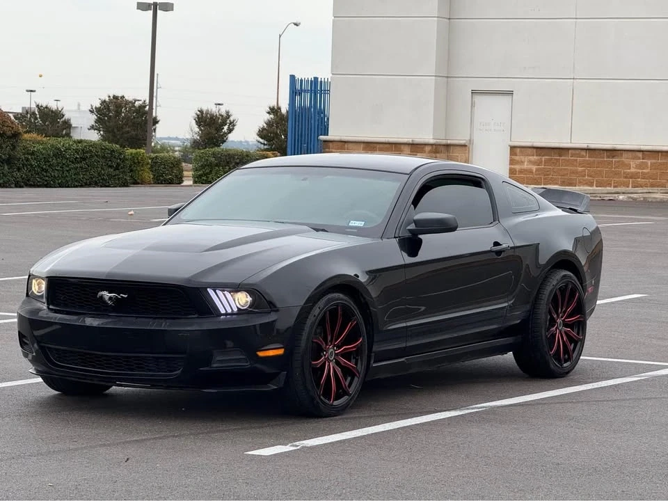 2010 Ford S197 Mustang - Image 10 of 12