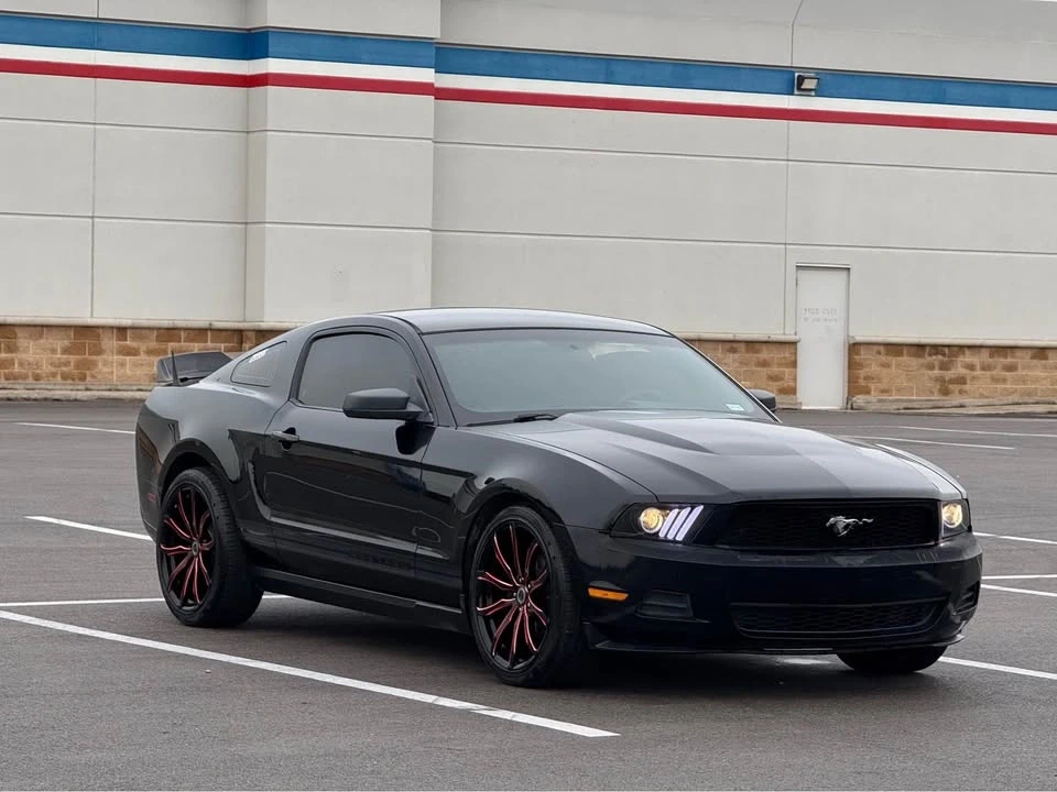 2010 Ford S197 Mustang - Image 2 of 12