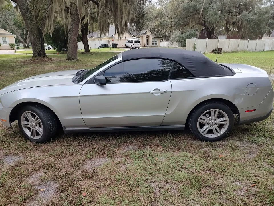 2010 Ford S197 Mustang - Image 12 of 13
