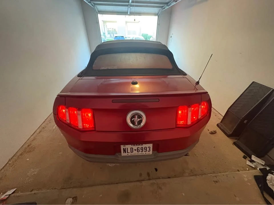2010 Ford S197 Mustang - Image 3 of 4
