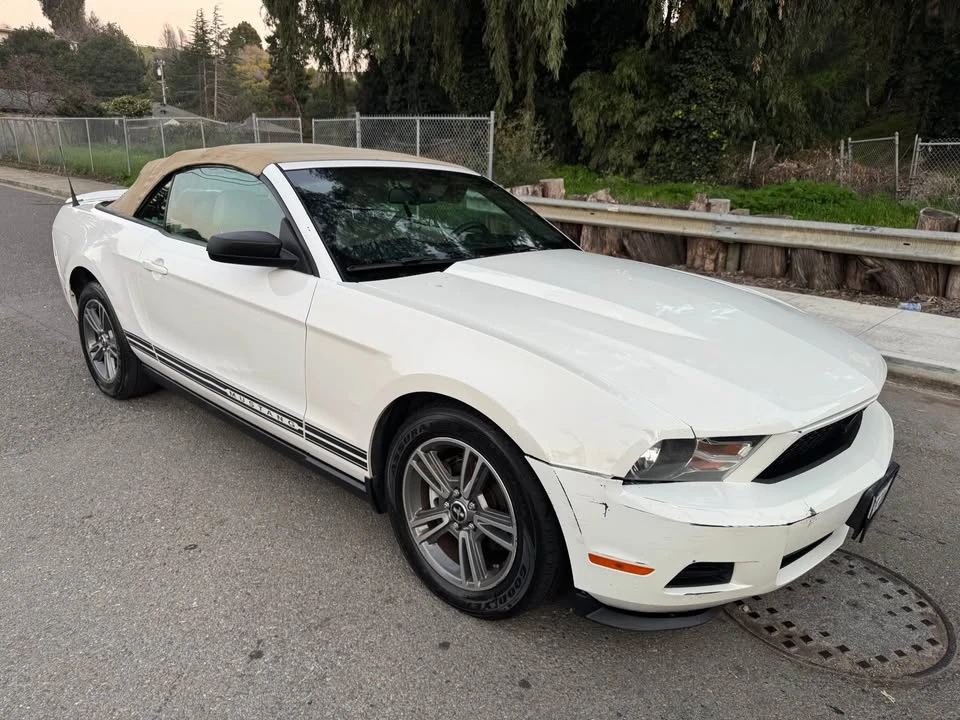 2010 Ford S197 Mustang - Image 3 of 8