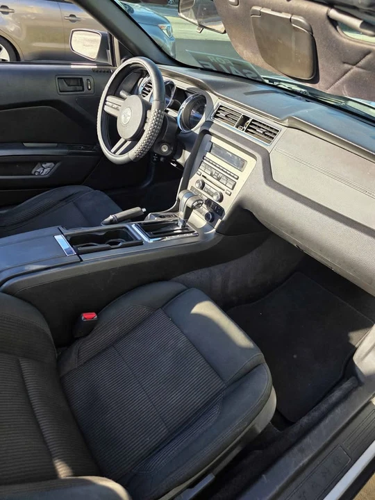 2010 Ford S197 Mustang - Image 5 of 9
