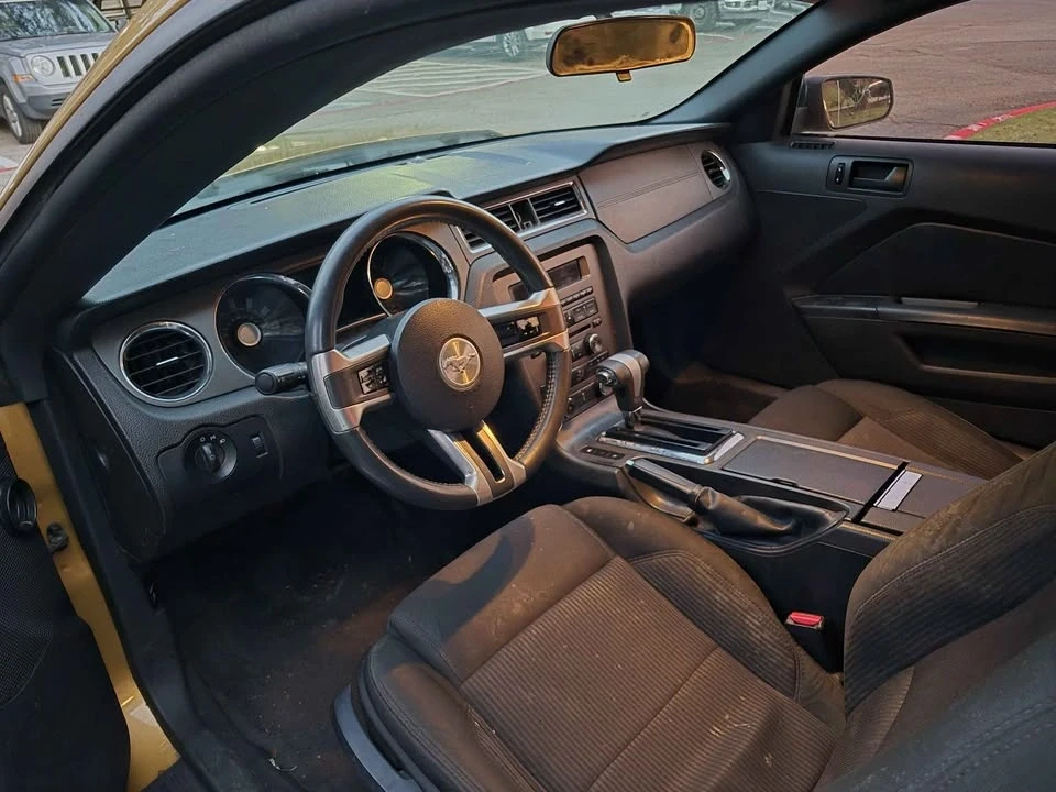 2010 Ford S197 Mustang - Image 6 of 8