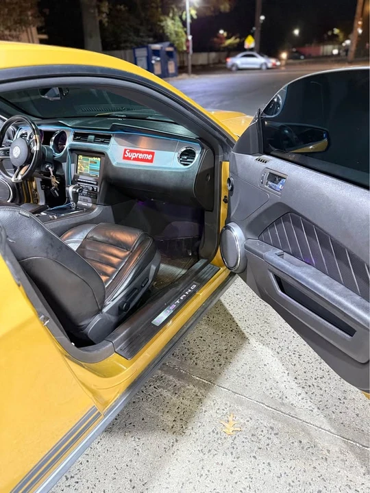 2010 Ford S197 Mustang - Image 6 of 14