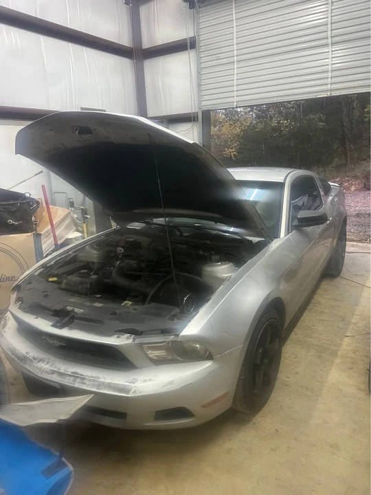 2010 Ford S197 Mustang - Image 2 of 4