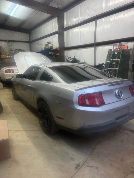 2010 Ford S197 Mustang - Image 4 of 4