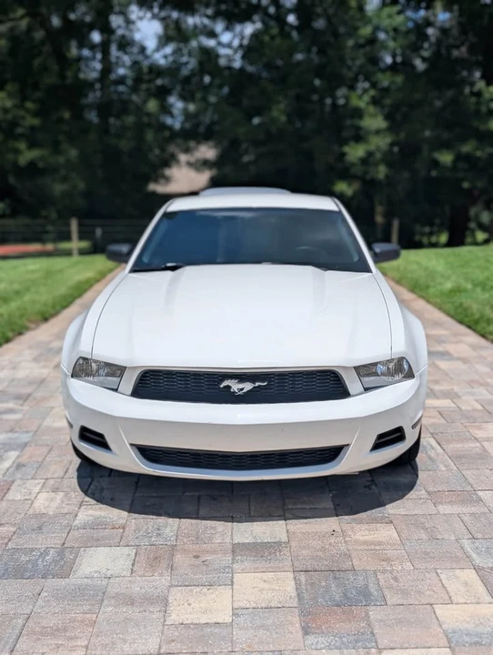 2010 Ford S197 Mustang - Image 5 of 6