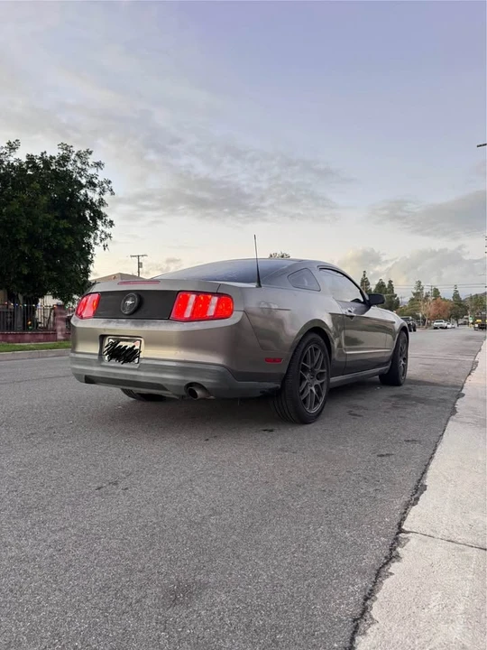 2010 Ford S197 Mustang - Image 8 of 19