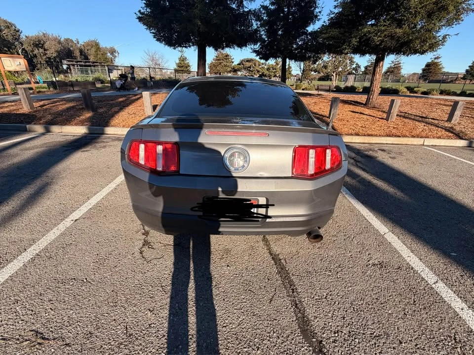 2010 Ford S197 Mustang - Image 2 of 5
