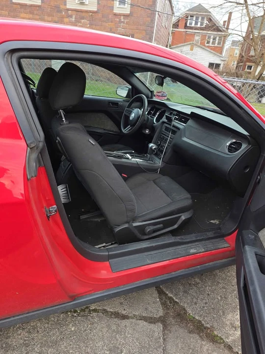 2010 Ford S197 Mustang - Image 7 of 16
