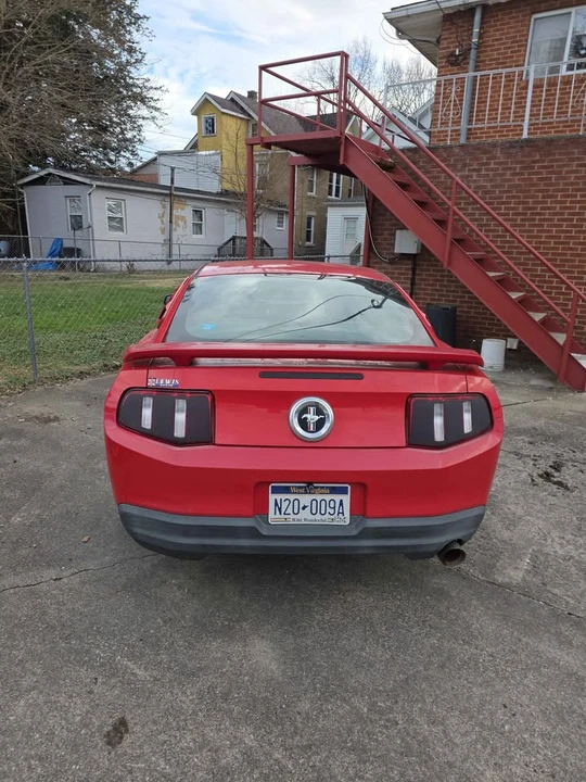 2010 Ford S197 Mustang - Image 6 of 16