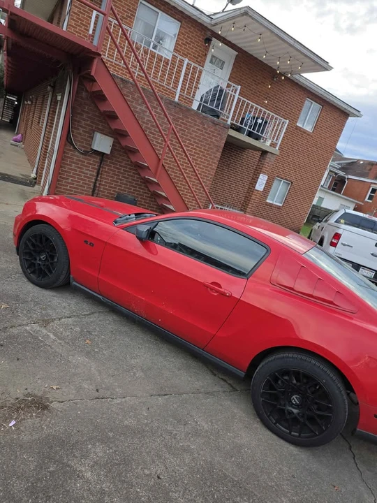2010 Ford S197 Mustang - Image 4 of 16