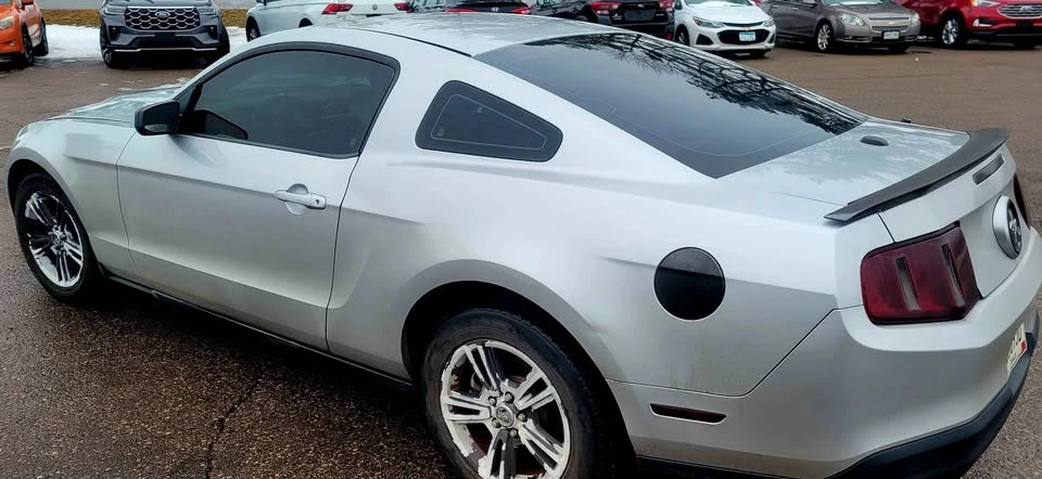 2010 Ford S197 Mustang - Image 9 of 17
