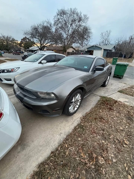 2010 Ford S197 Mustang - Image 4 of 8