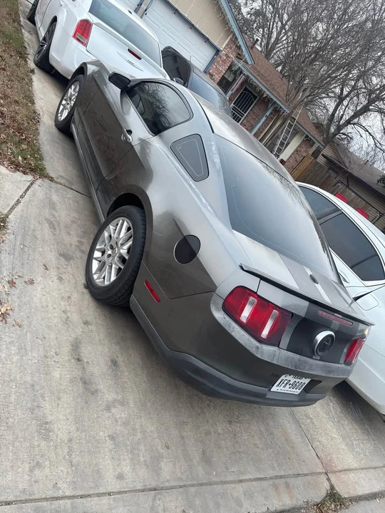 2010 Ford S197 Mustang - Image 3 of 8