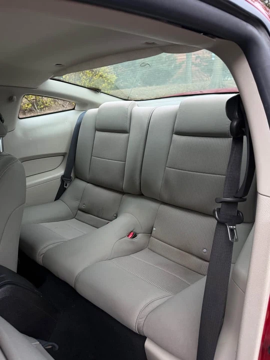 2010 Ford S197 Mustang - Image 11 of 17