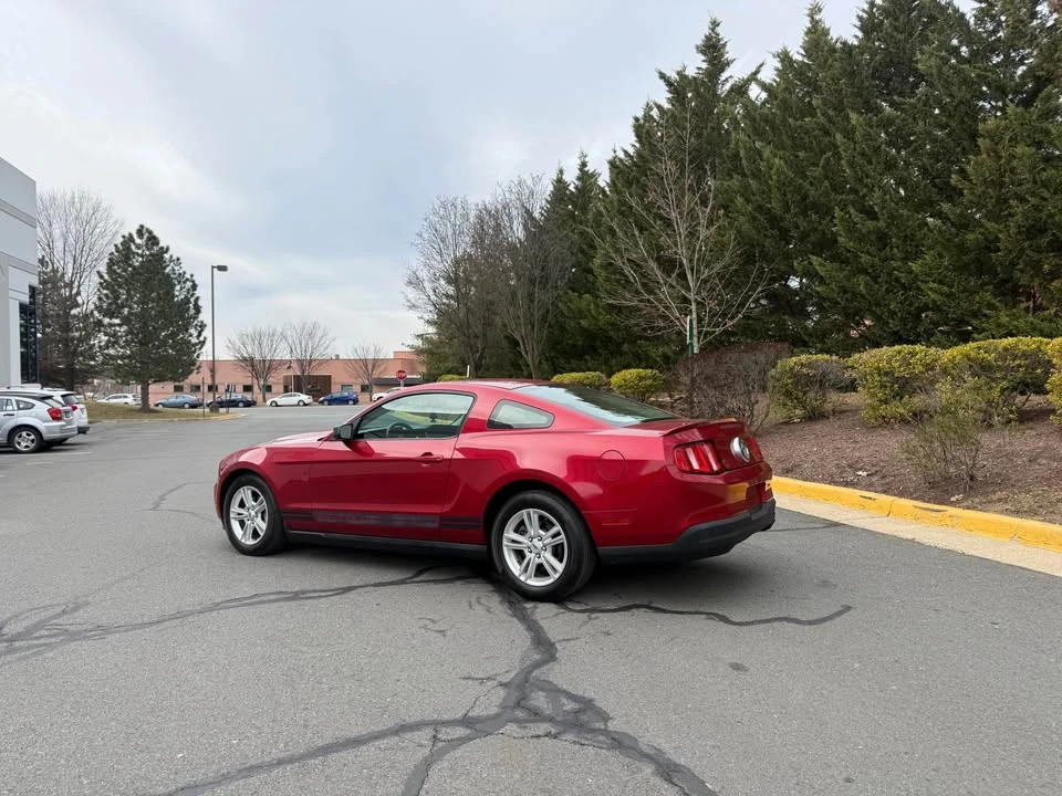 2010 Ford S197 Mustang - Image 3 of 17