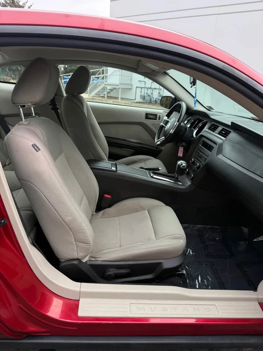 2010 Ford S197 Mustang - Image 12 of 17