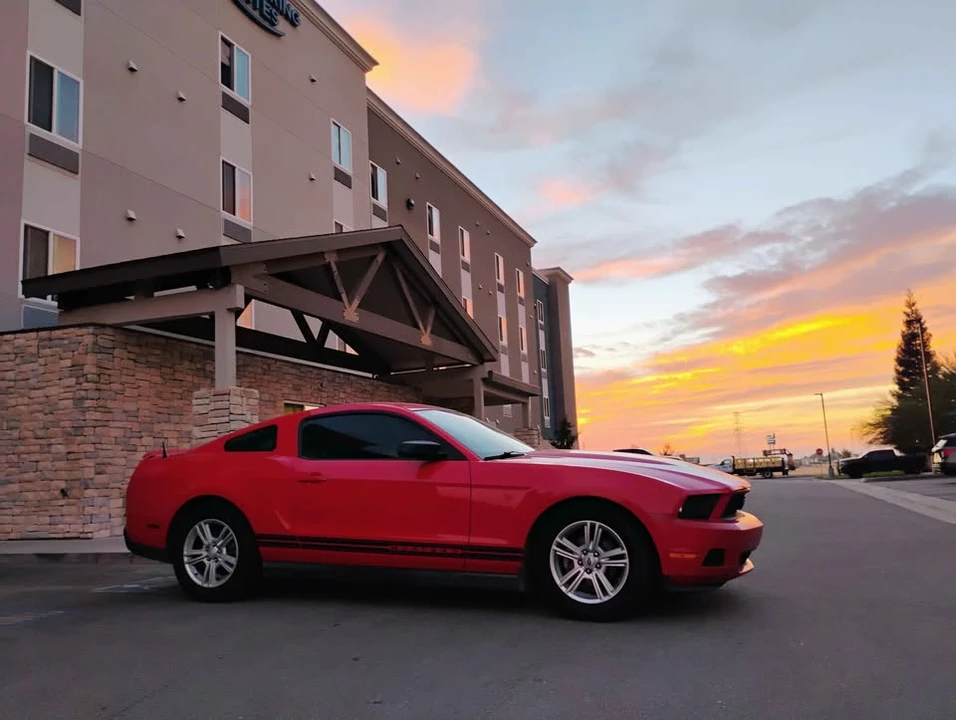 2010 Ford S197 Mustang - Image 4 of 5
