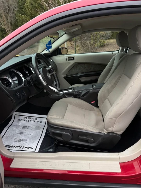 2010 Ford S197 Mustang - Image 10 of 17