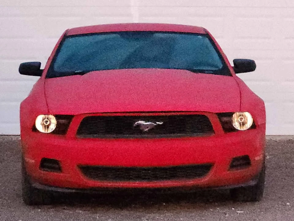 2010 Ford S197 Mustang - Image 2 of 5