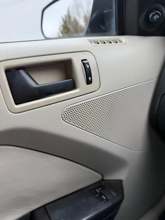 2010 Ford S197 Mustang - Image 15 of 17