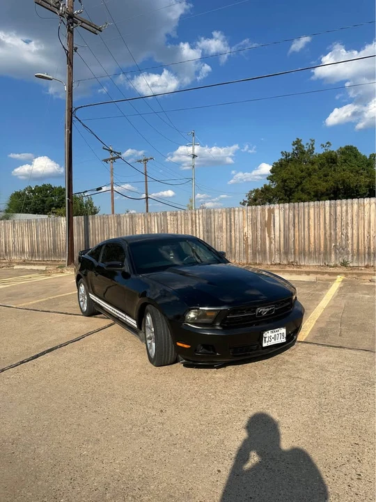 2010 Ford S197 Mustang - Image 2 of 10
