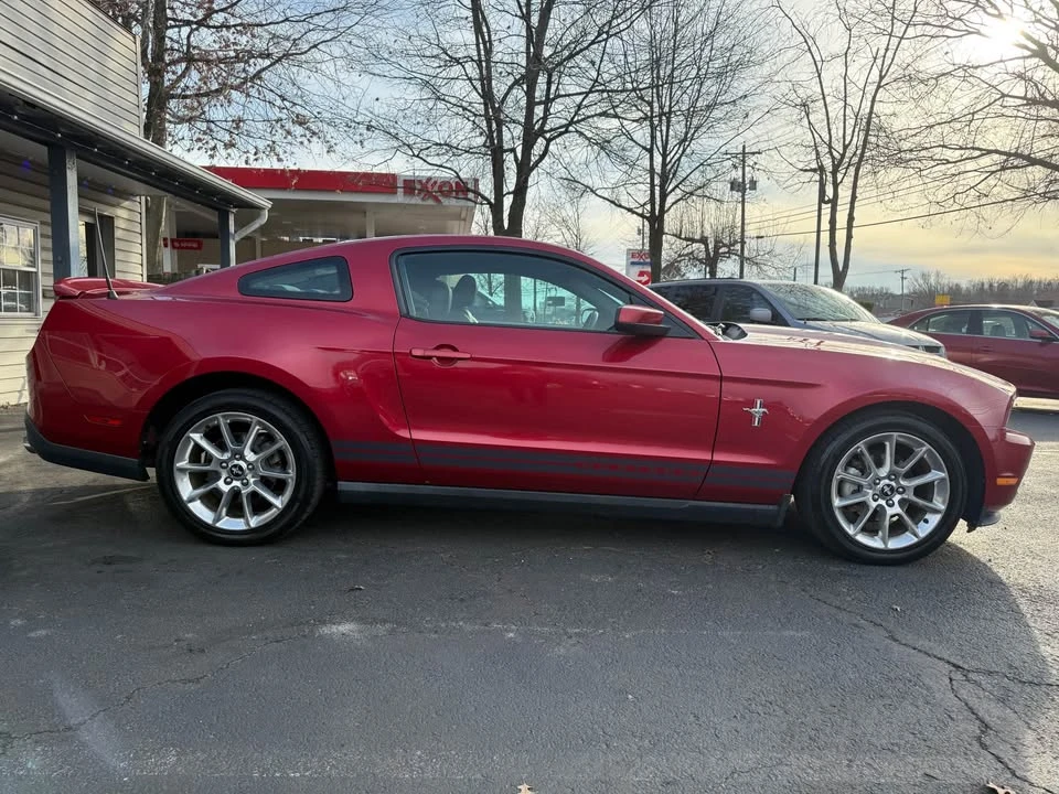 2010 Ford S197 Mustang - Image 2 of 13