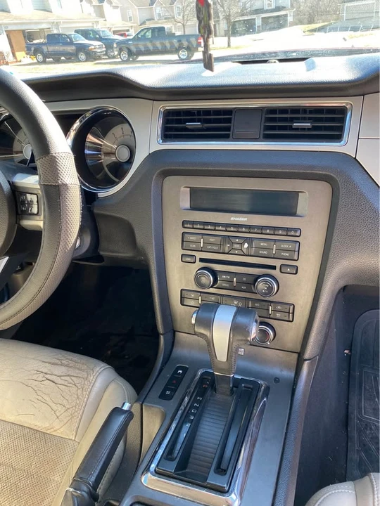 2010 Ford S197 Mustang - Image 5 of 7