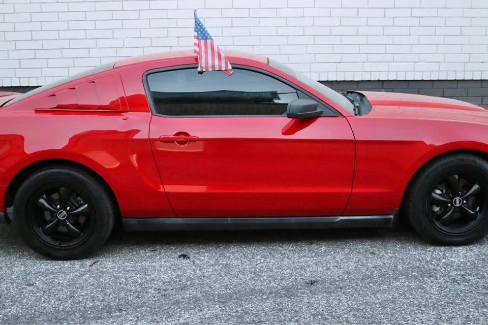 2010 Ford S197 Mustang - Image 7 of 12