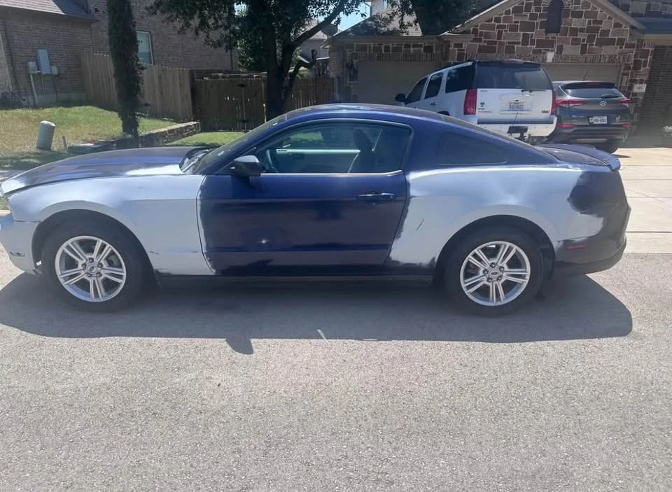 2010 Ford S197 Mustang - Image 3 of 14