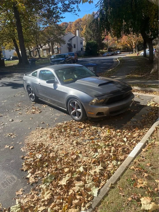 2010 Ford S197 Mustang - Image 2 of 14