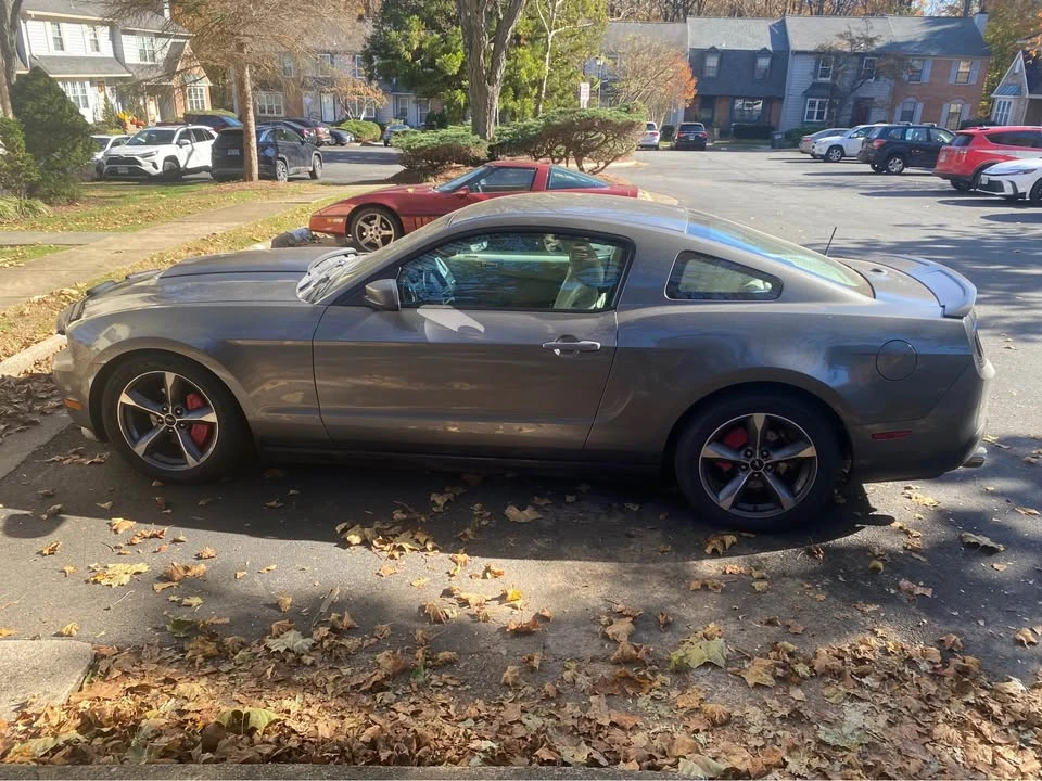 2010 Ford S197 Mustang - Image 13 of 14