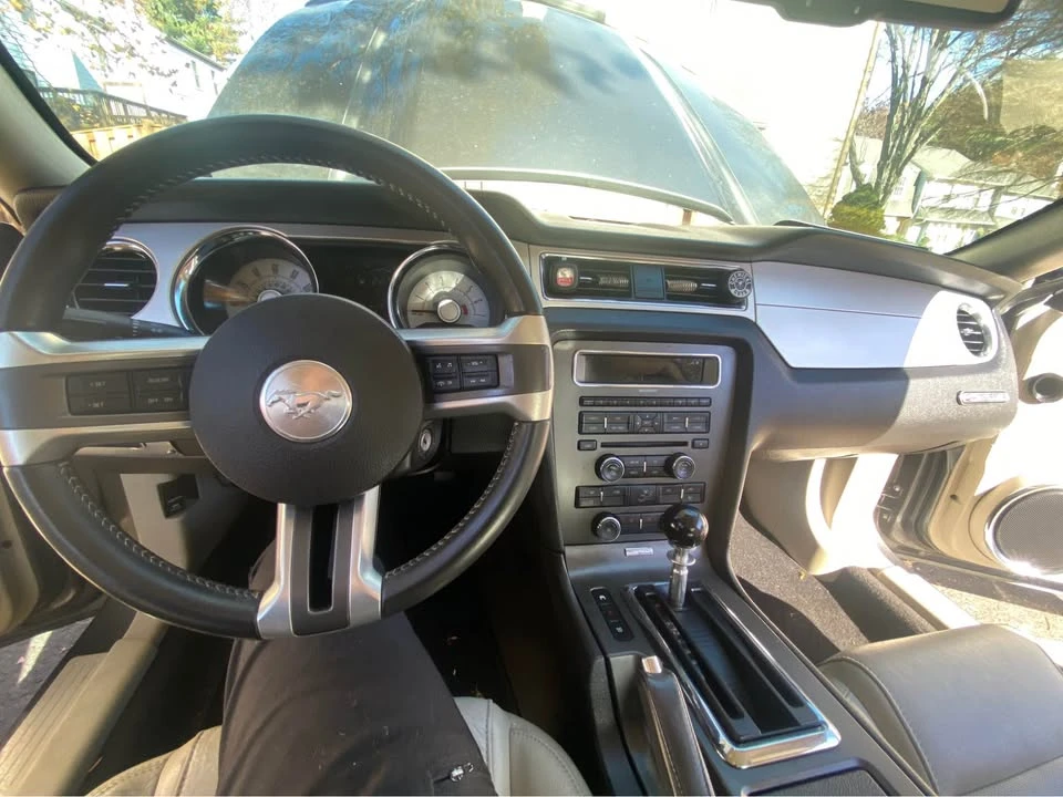 2010 Ford S197 Mustang - Image 12 of 14