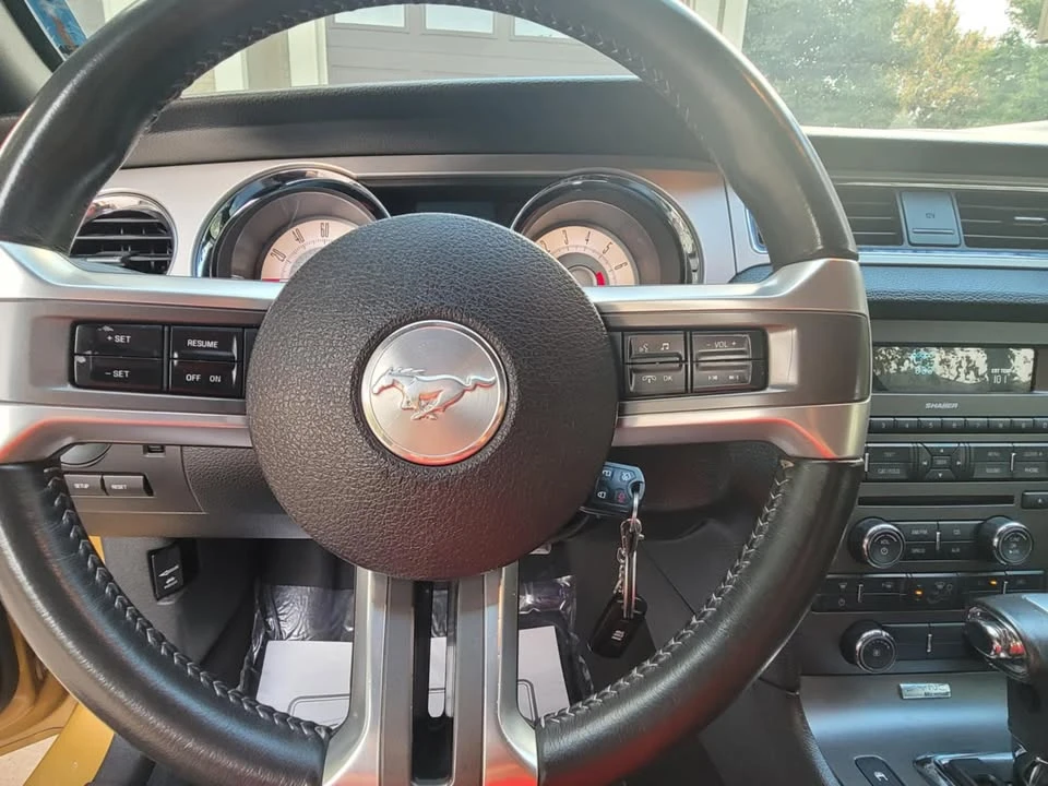 2010 Ford S197 Mustang - Image 14 of 18