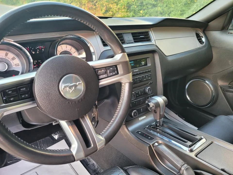 2010 Ford S197 Mustang - Image 12 of 17