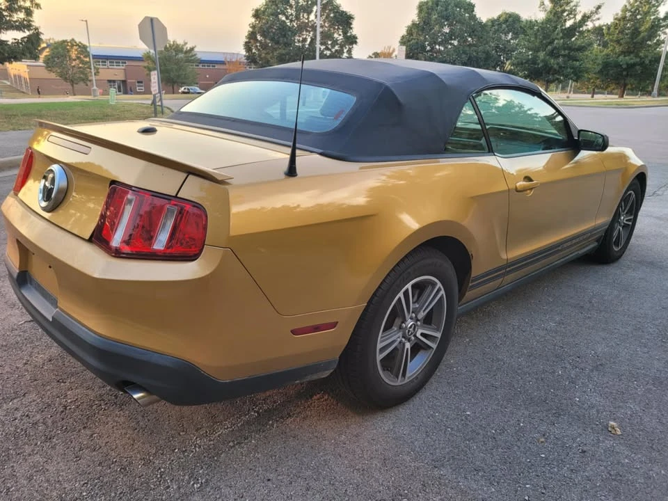 2010 Ford S197 Mustang - Image 5 of 17