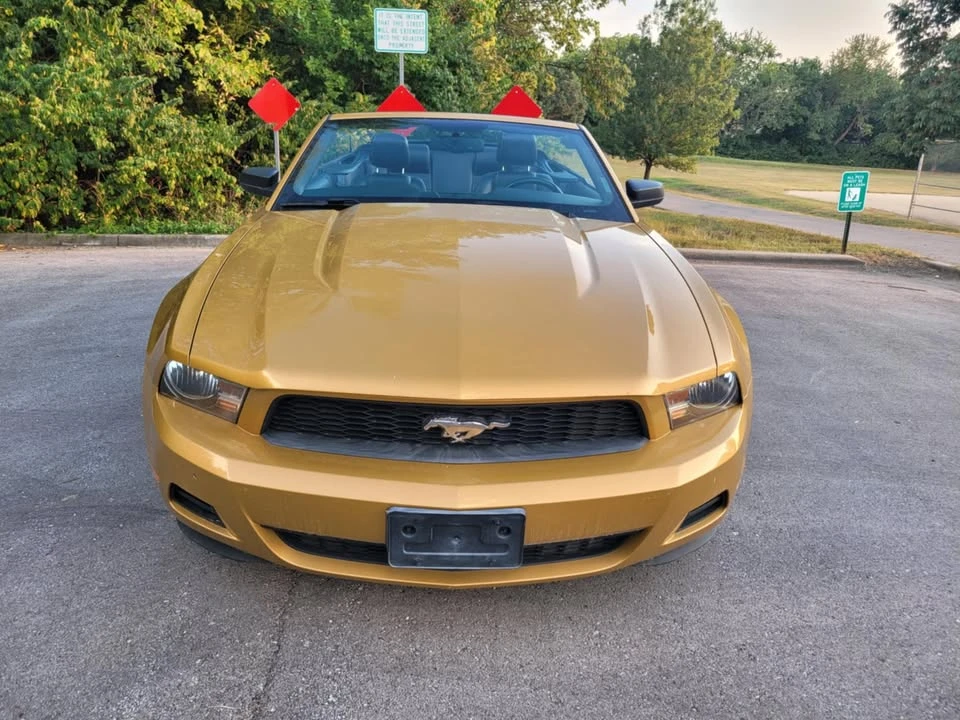 2010 Ford S197 Mustang - Image 2 of 17