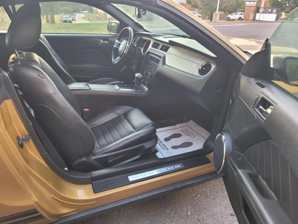 2010 Ford S197 Mustang - Image 11 of 17