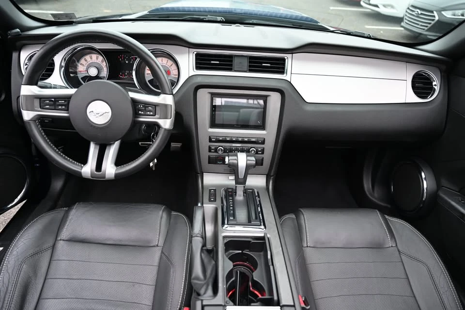 2010 Ford S197 Mustang - Image 12 of 20