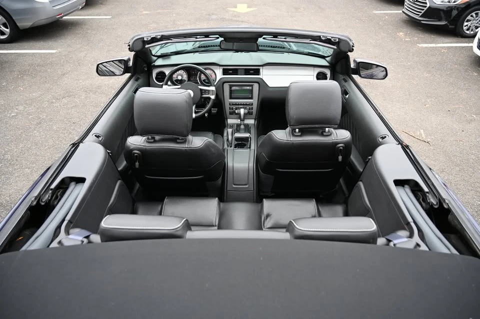 2010 Ford S197 Mustang - Image 11 of 20