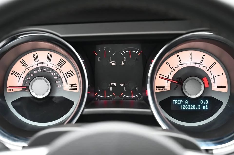 2010 Ford S197 Mustang - Image 13 of 20