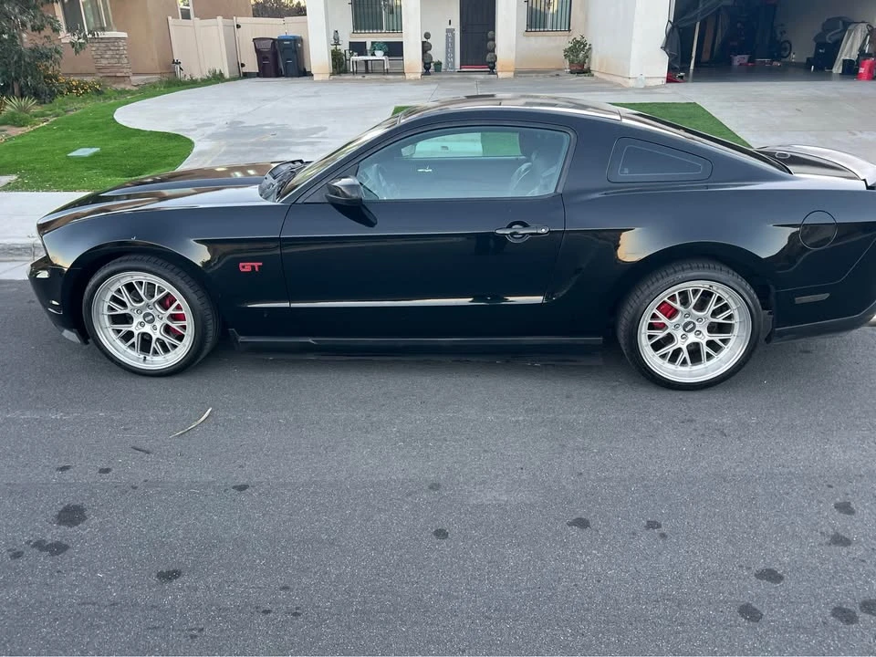 2010 Ford S197 Mustang - Image 3 of 14